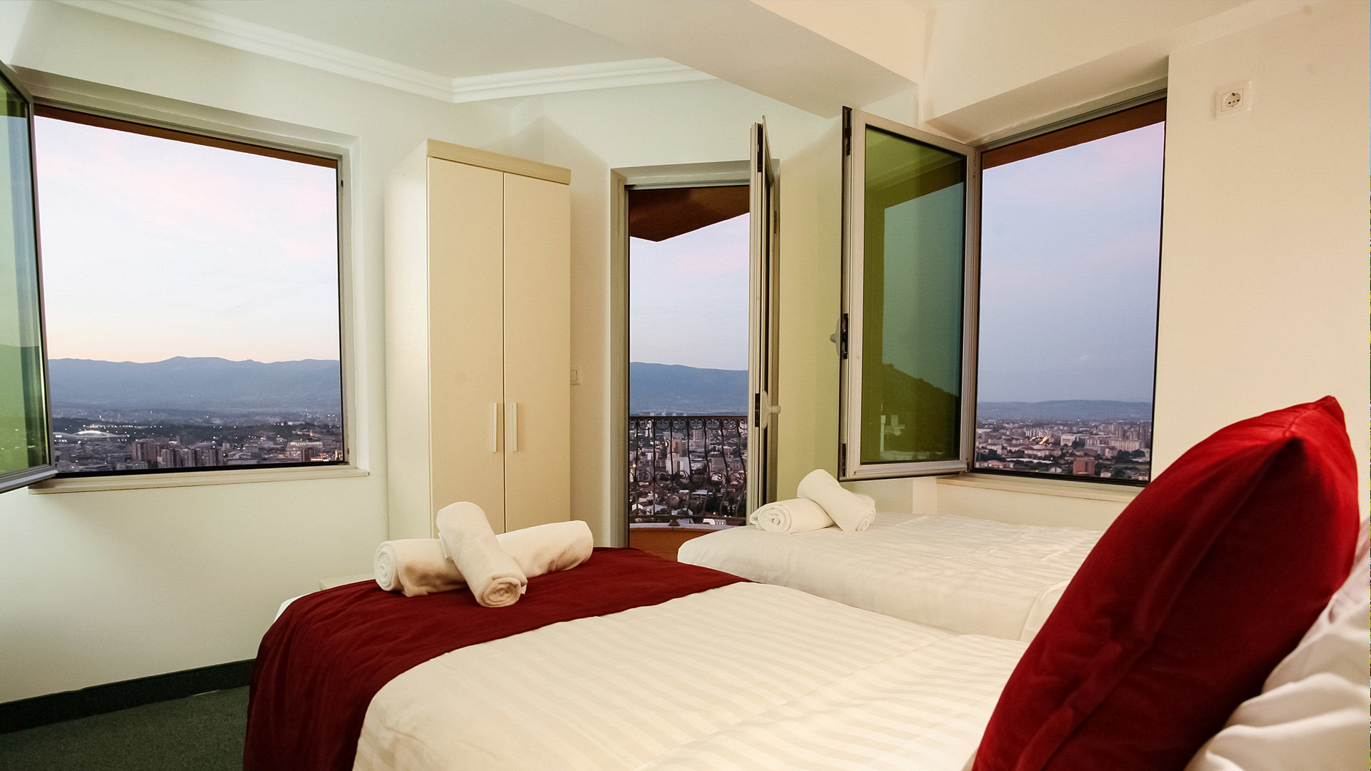 View Inn Boutique Hotel Skopje Ngoại thất bức ảnh